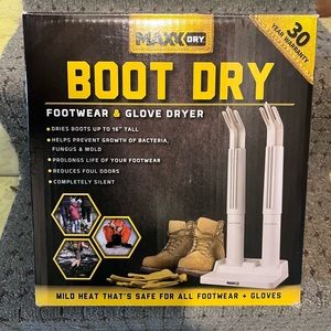 Maxx Dry Footwear and Glove Dryer BRAND NEW